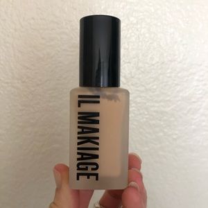 IL Makiage foundation & concealer
